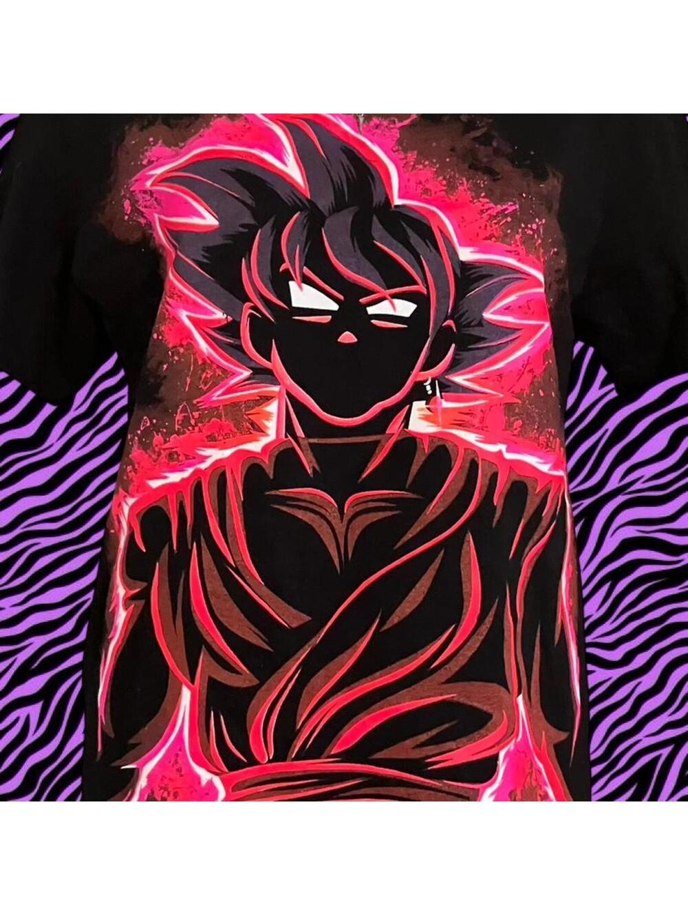 NWOT Super sparkly high quality Dragon Ball Z Goku glowing silhouette